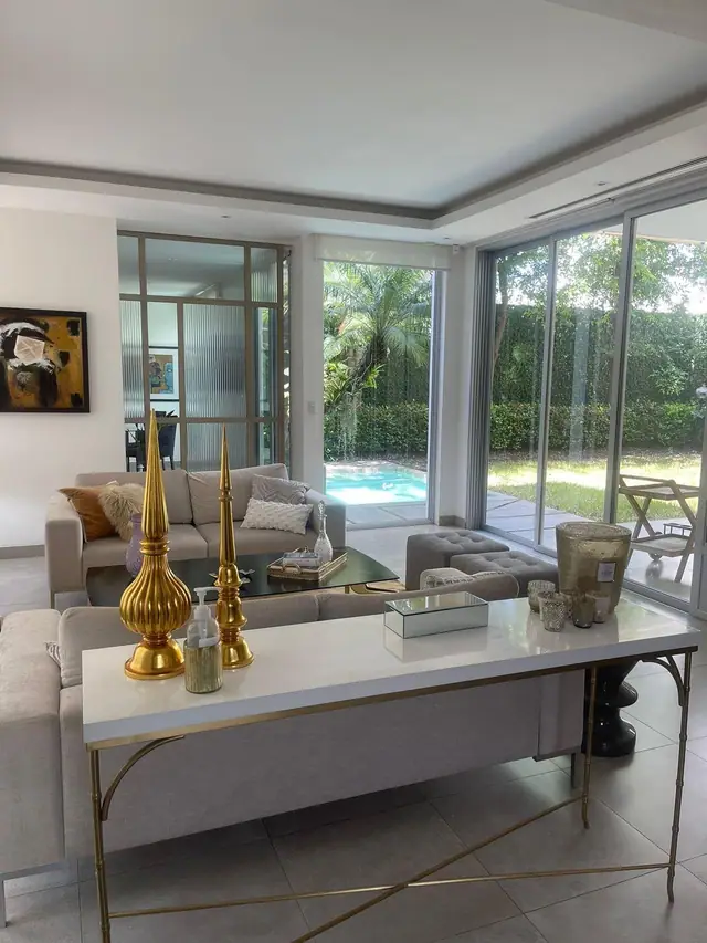 Linda Casa de Alquiler en Isla Mocoli, foto 2