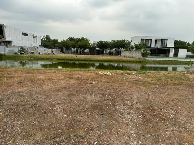 Terreno Al Lago en Blue Bay, Isla Mocolí