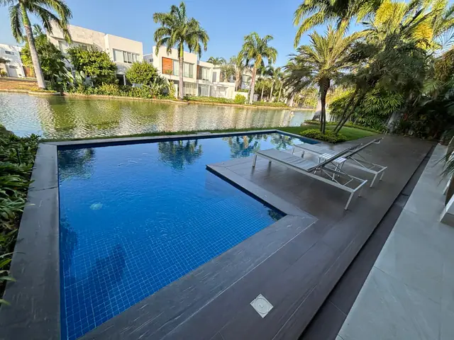 Increíble Casa Al Lago en Isla Mocoli