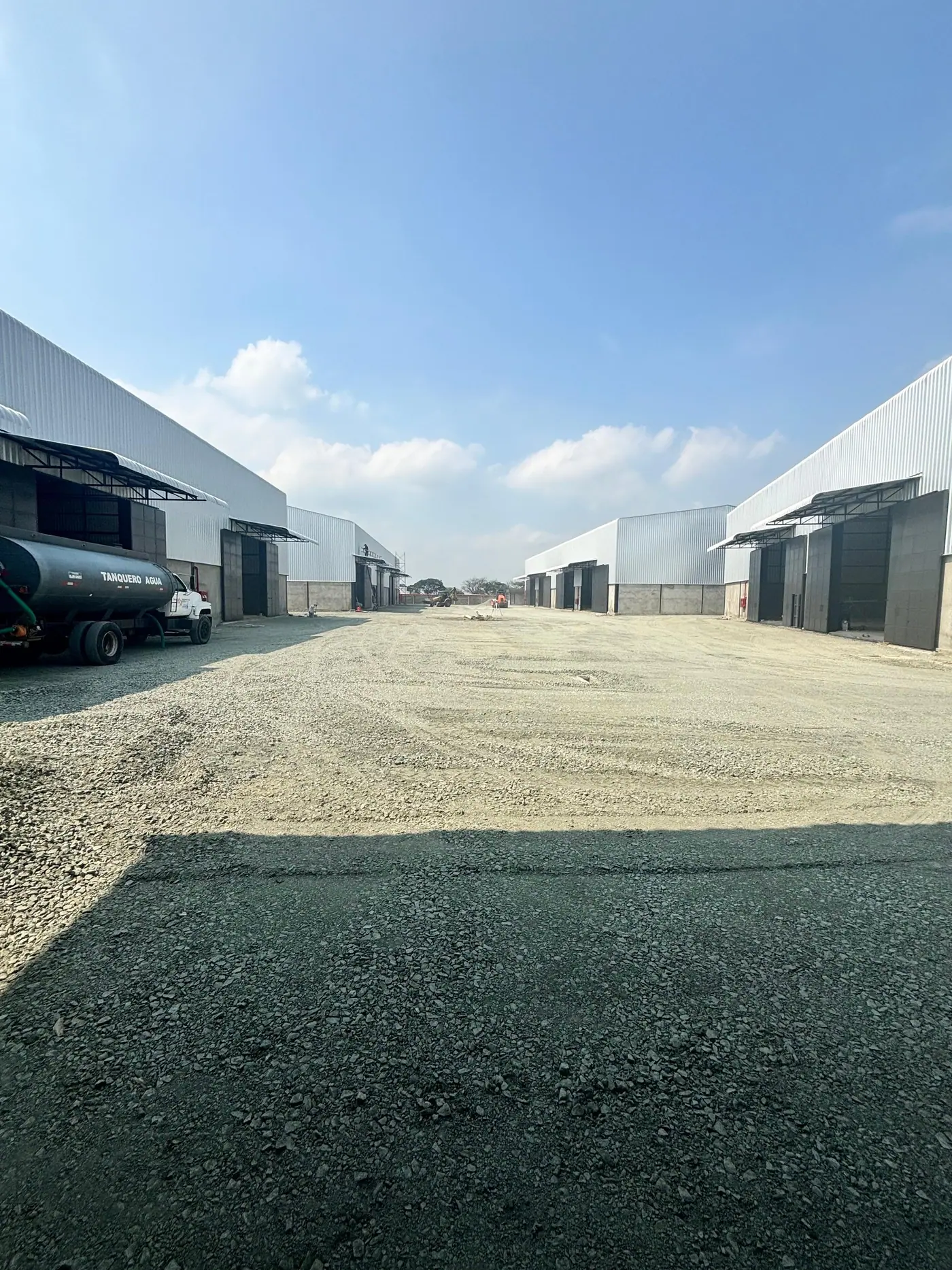 1200 m Bodega en Alquiler a Pocos Minutos del Pan, foto 1