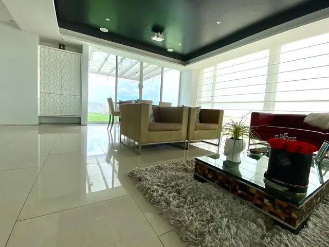 Penthouse de Lujo en Venta – Vista Panorámica y Terraza Privada
