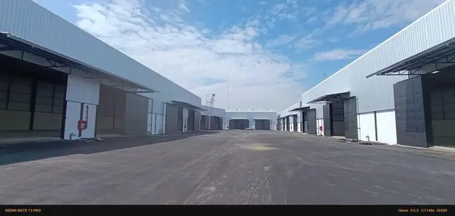 Bodegas en Sector Industrial por Estrenar