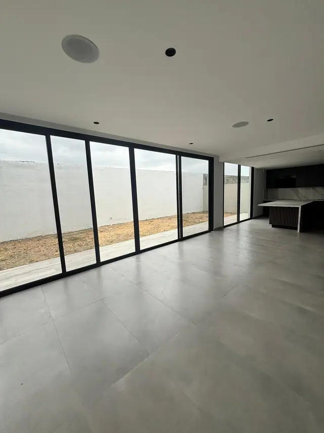 Moderna Casa en Venta por Estrenar