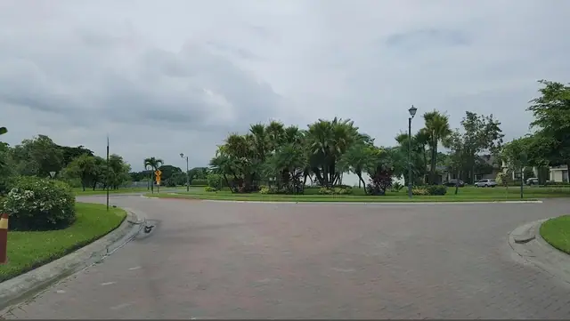 Impresionante Mansión Frente Al Río en Urb Ribera de Batán, foto 2