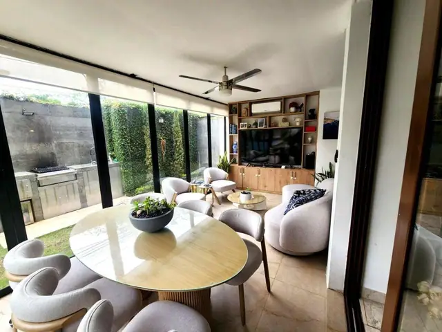 Planta Baja con Piscina Zona Uees, foto 2